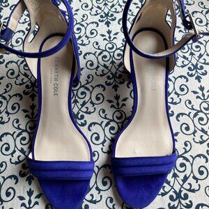 Summer Sandals in bright color suede